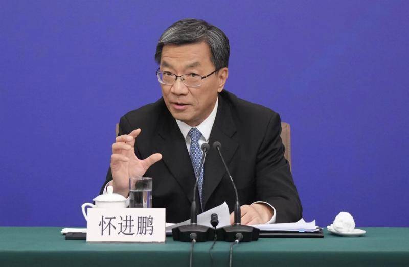 教育部部长让青年人才敢坐冷板凳敢闯无人区