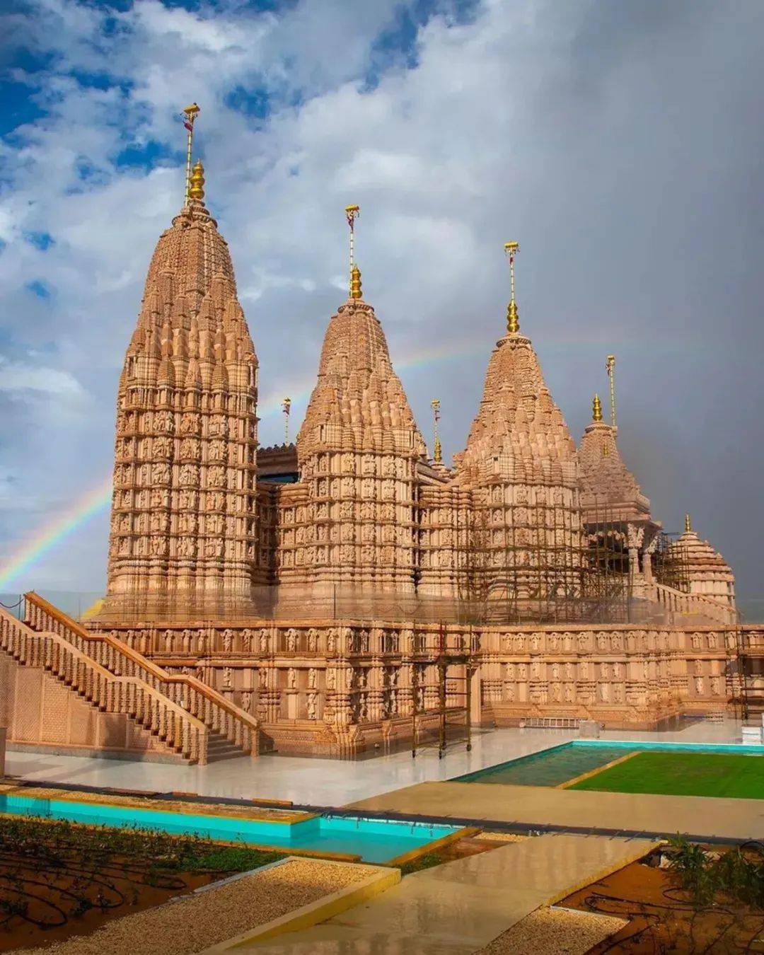 【视频】道路塌陷,交通中断!阿联酋2024年3月9日暴雨纪实_迪拜_居民_