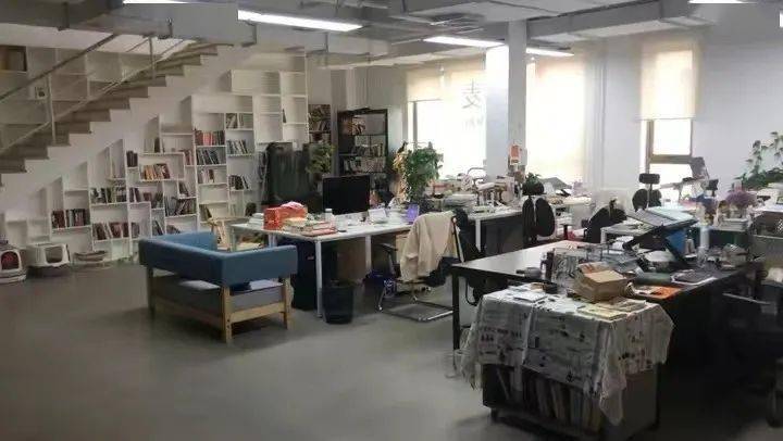 这家衣食住行全包的图书公司招人了一起去做喜欢且相信的事吧