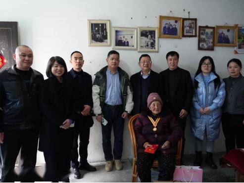 龙港市龙港市妇联举行了"喜迎五周年 强城她力量"——龙港市纪念"三八