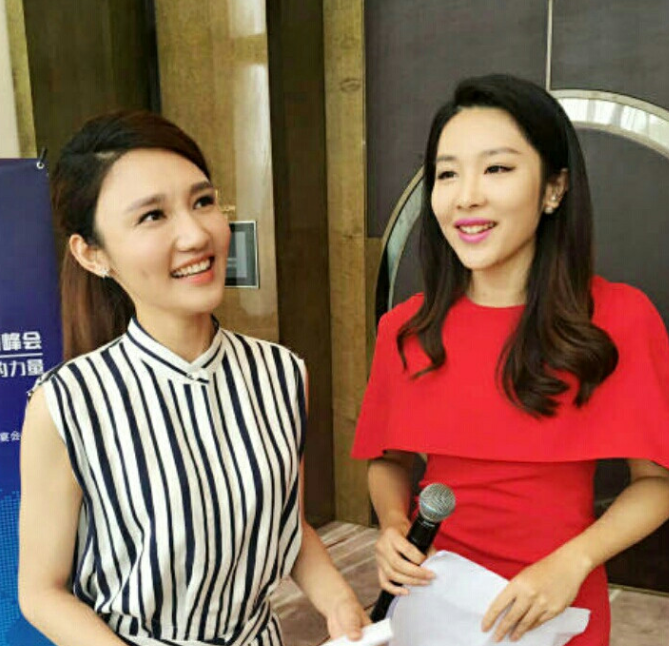 她是央视女神级主持人,比撒贝宁还优秀,才情出众,38岁感情成迷_李斯璇