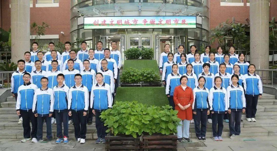 红领巾宣讲绿水青山映笑颜植树造林展新篇植树节主题升旗仪式