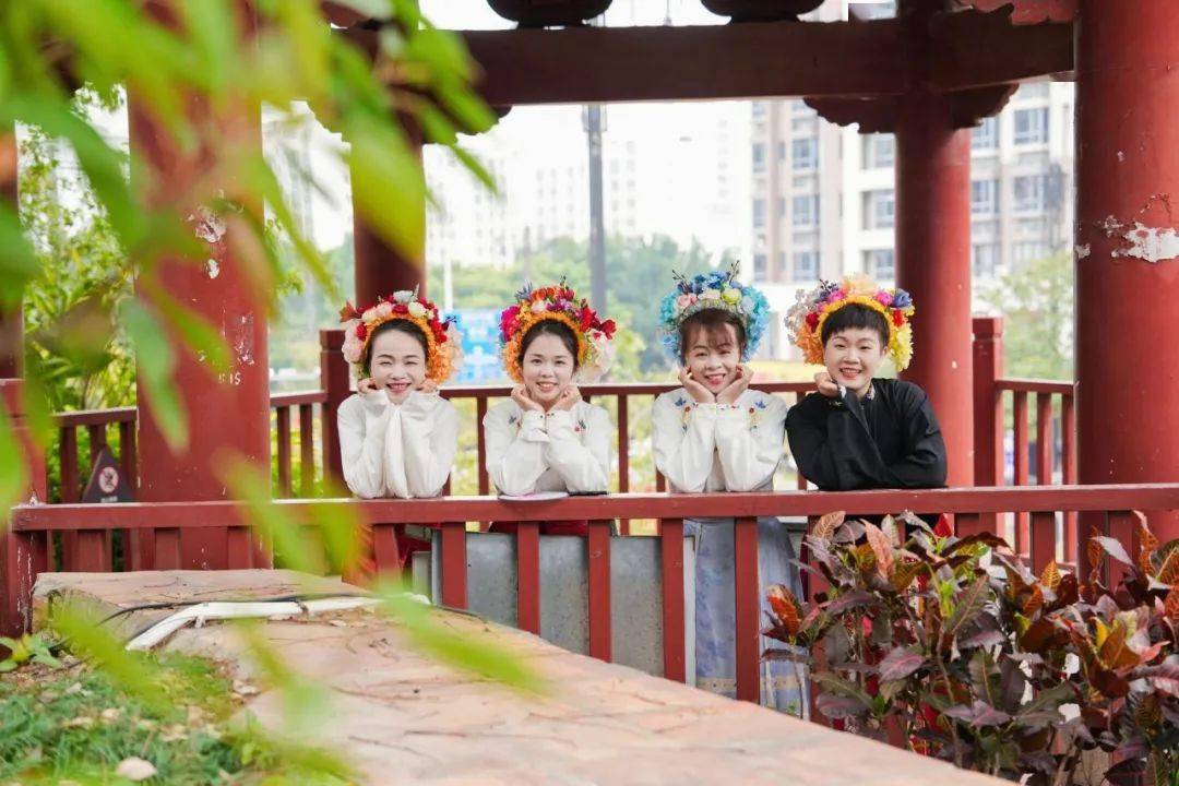 把春天簪在头上五店市春日簪花大会太赞啦