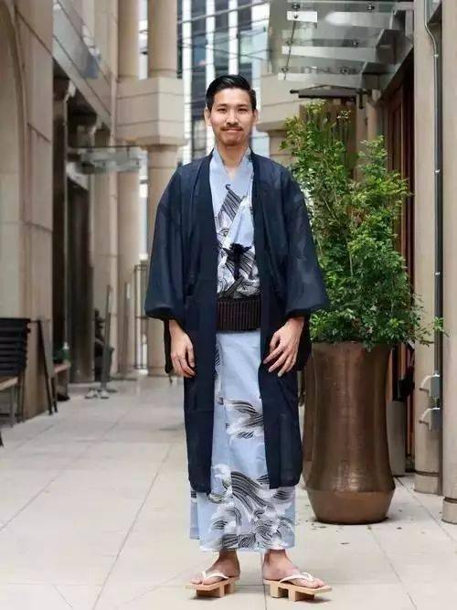 结合东吴服饰的混血产物▼德川家康时期正式称为和服在称为和服之前