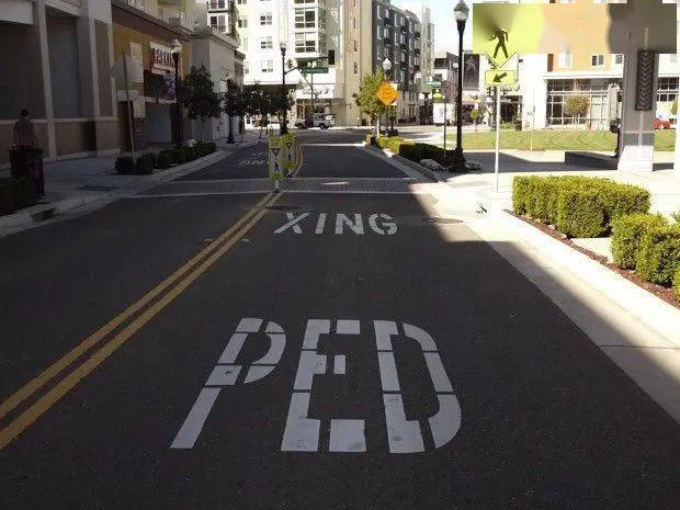 搜索引擎为什么叫"bing"?和拼音有啥关系?_意思_英语_发音