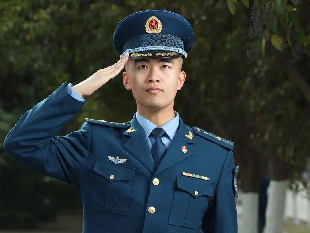 强军"星"征程,少尉请入列