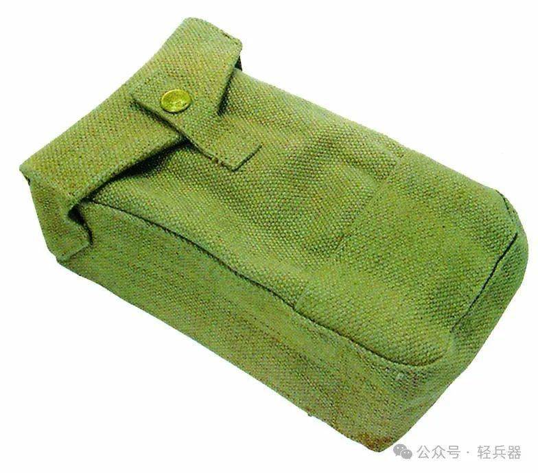 二战期间英军p1937单兵装具附件如何挂载?