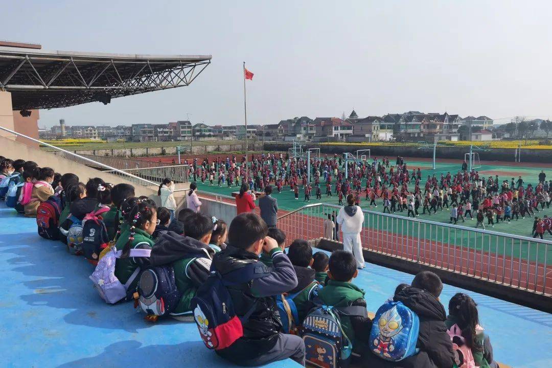 共赴一场成长之约——沥海街道中心幼儿园沥东分园大班幼儿参观小学