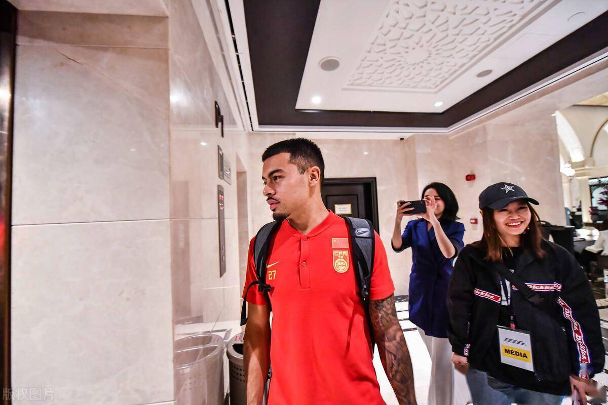 突发31岁归化国脚因家事离队亲自给伊万打电话已离开中国