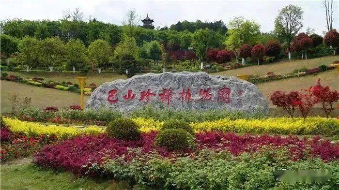 岚皋县杨家院子景区千层河旅游风景区(巴山大草原)继续前行,到双龙