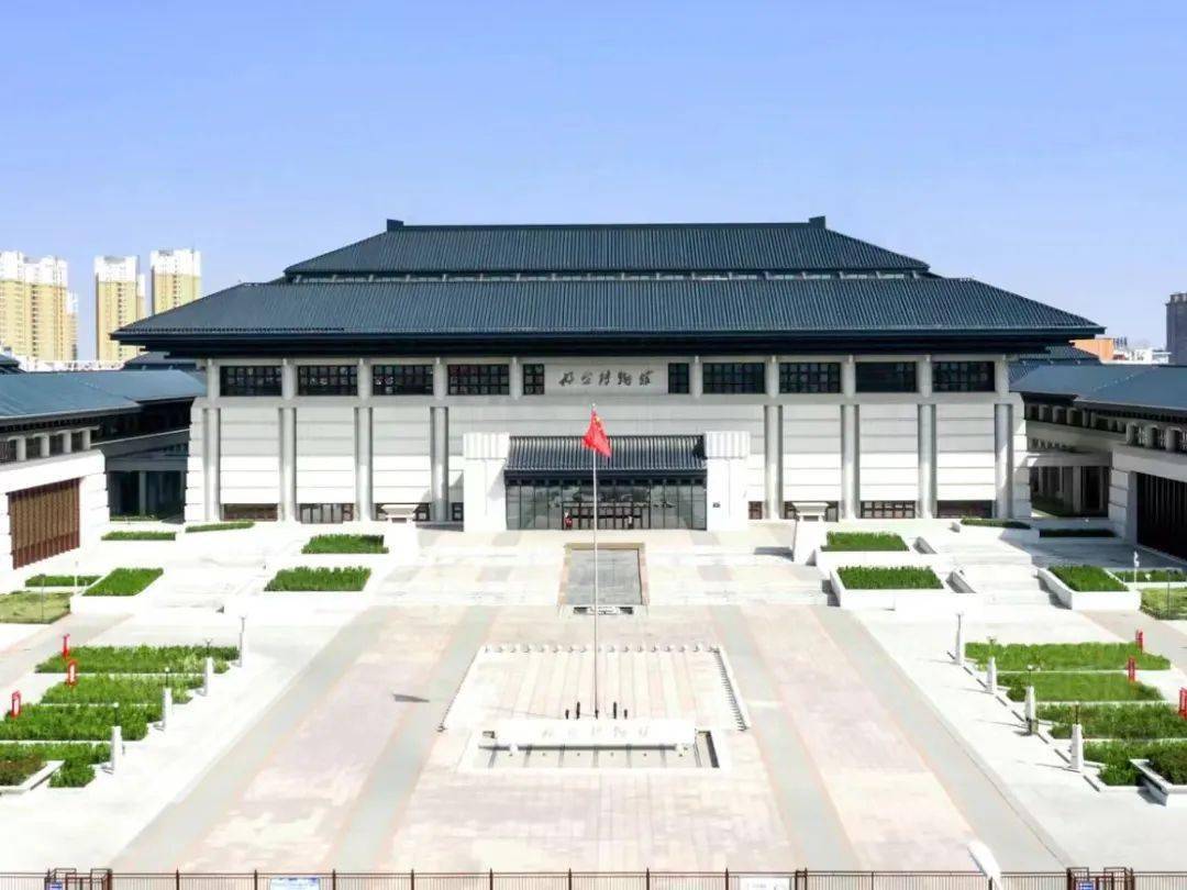 游客们可以首先参观邢台博物馆,了解邢台的历史文化;接着前往郭守敬