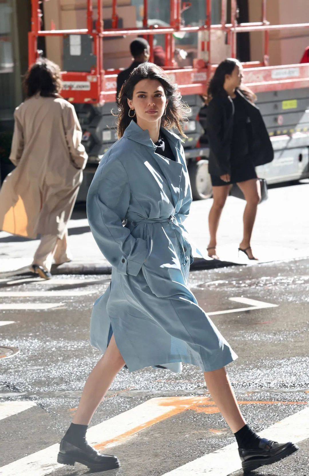 一开春就被这件外套刷屏了