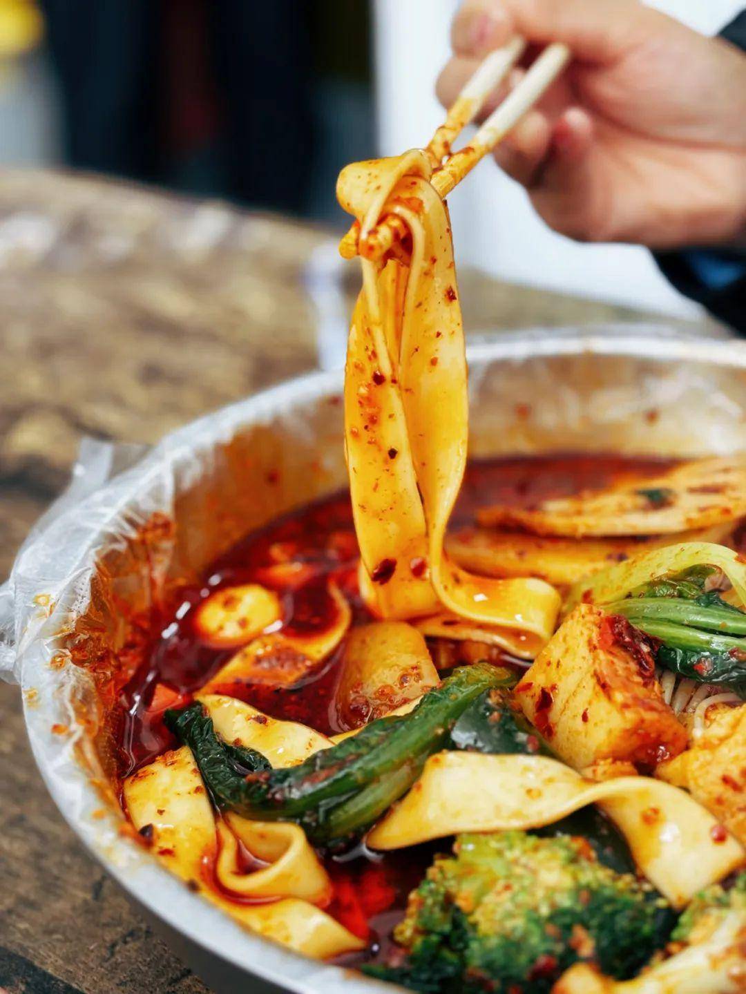 甘肃天水麻辣烫走红,网友:隔着屏幕都能闻到香味!_秦州_兰州_食材