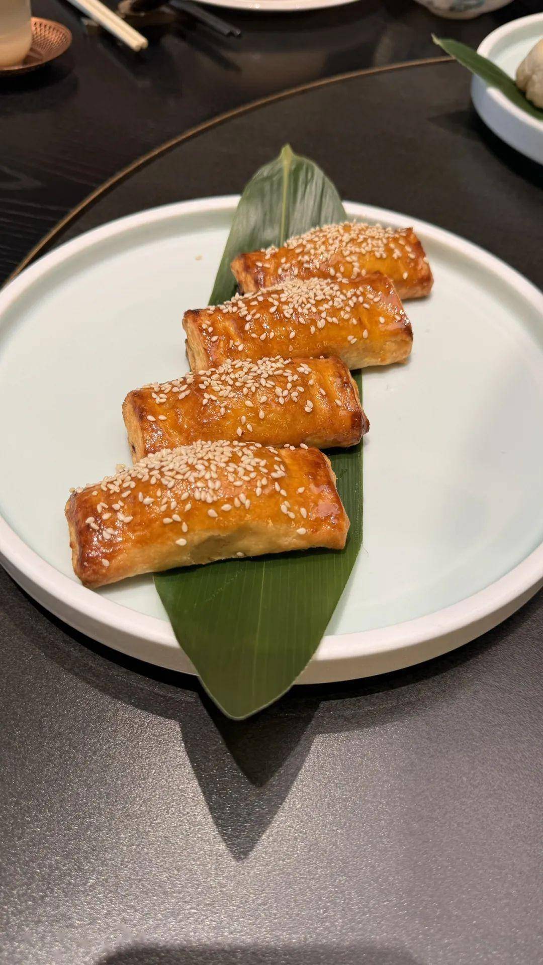 美心在香港的英文名字是maxims,和北京马克西姆餐厅一样