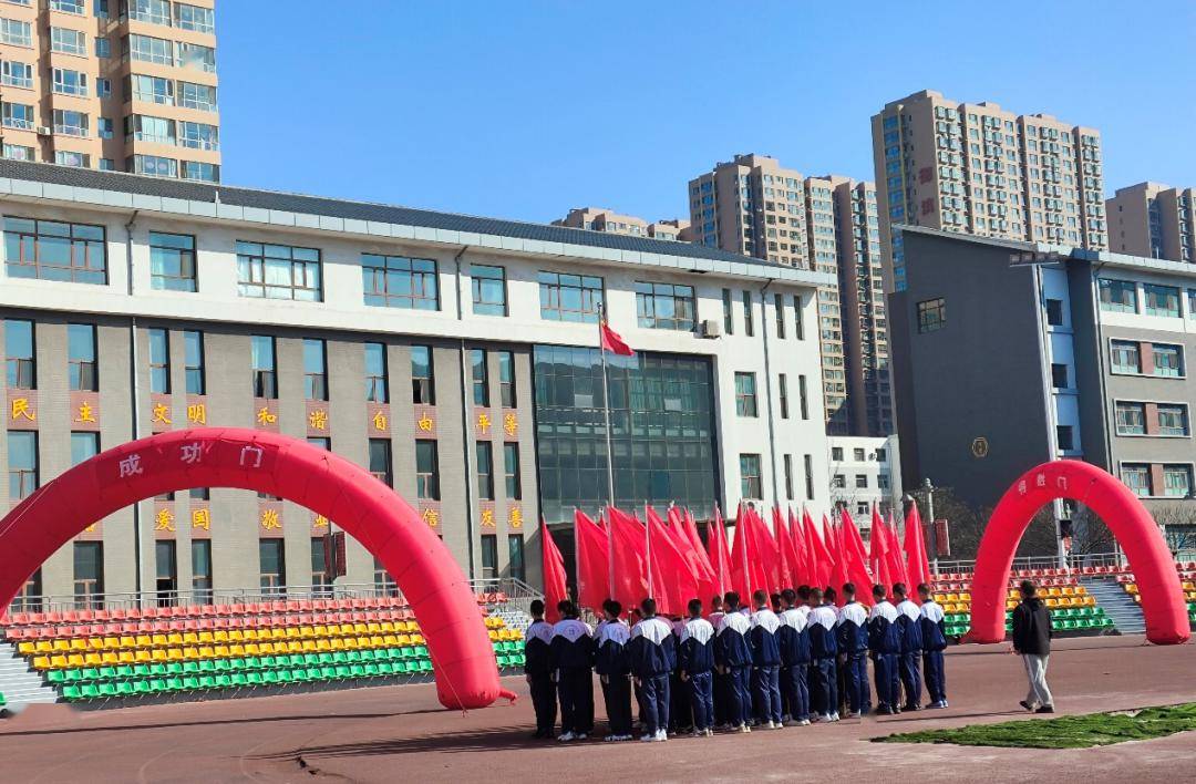 龙行龘龘勇闯雄关前程朤朤铸就辉煌大同一中北校2024届初三中考百日