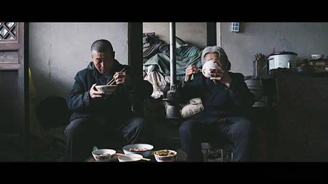 一碗汤面感动十四亿人的人间烟火情