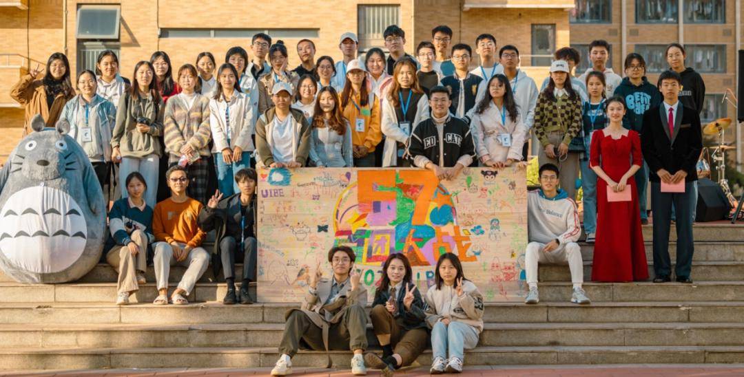 这个问题的孔维新早已有了答案,在高中他便担任校团