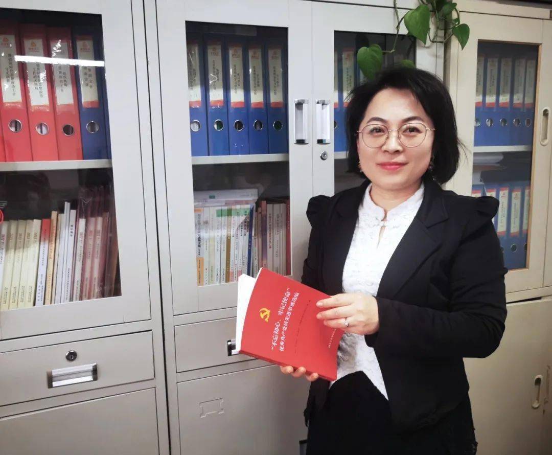 2015年取得全国注册建造师执业资格证,带领科室成员攻关的"一种装配式