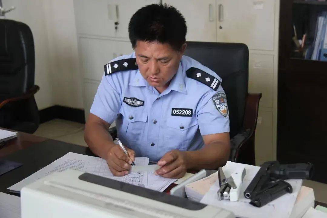 云南公安2位民警被授予二级英模