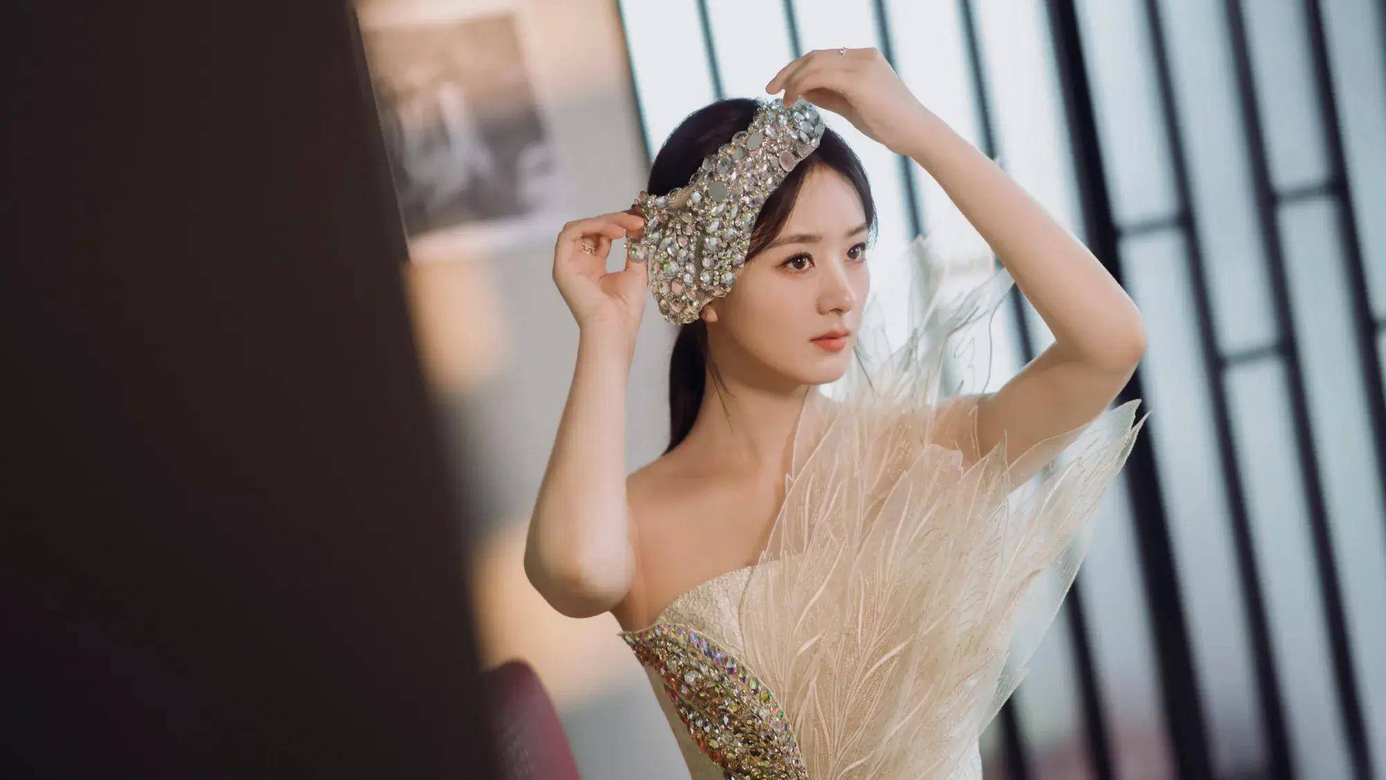 赵丽颖全新魅力造型端庄优雅女神风范