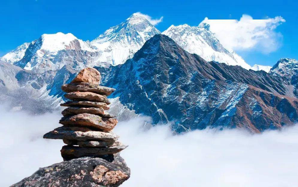 神奇的班公湖在中国的一侧水草丰茂在印度的另一侧却寸草不生