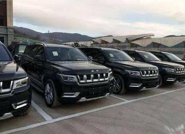 基本上与奔驰gls没有区别,所以目前这款车型的热度还是比较高的,作为