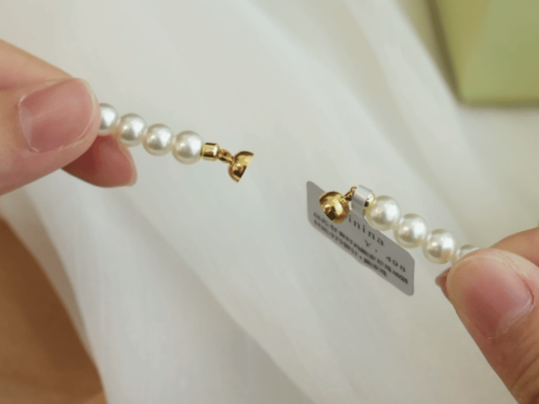 有一种高级感叫倪妮戴珍珠随便搭个卫衣都巨美巨吸睛