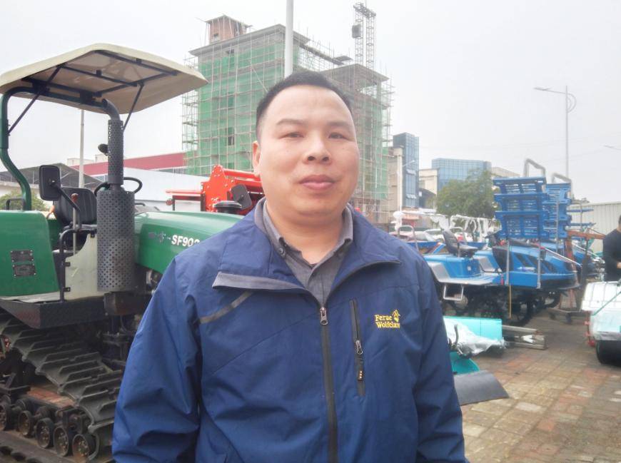 我县免费发放第一批臻两优8612种子