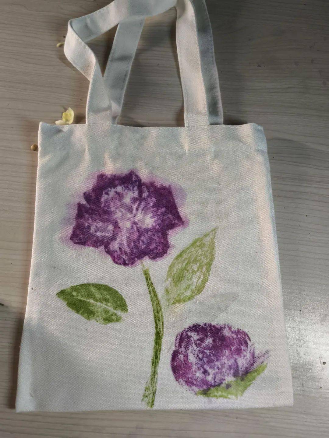 向下滑动查看大家的作品都非常棒呢,来和菌菌一起欣赏一下吧~成果展示