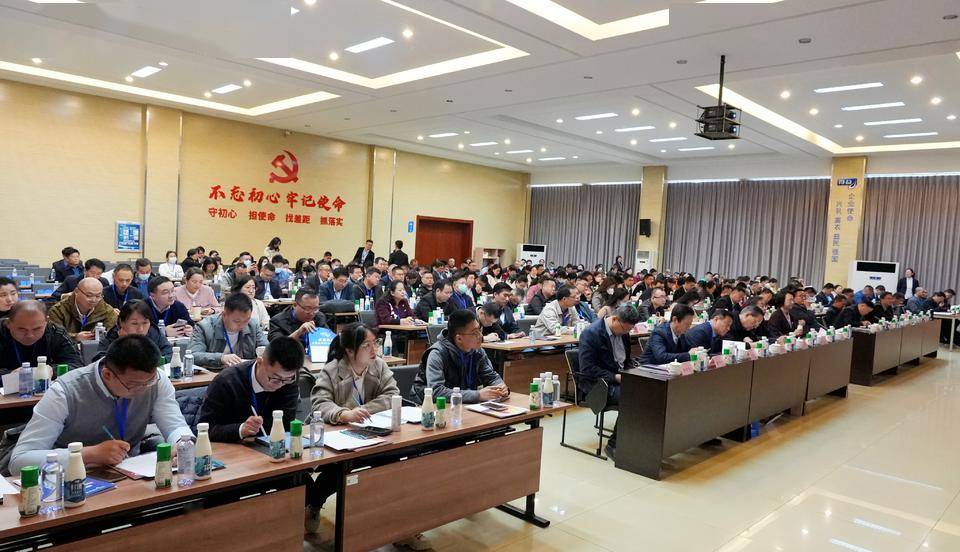 淄博市产业发展讲坛聚焦低温奶创新得益乳业荣获双质量管理大奖