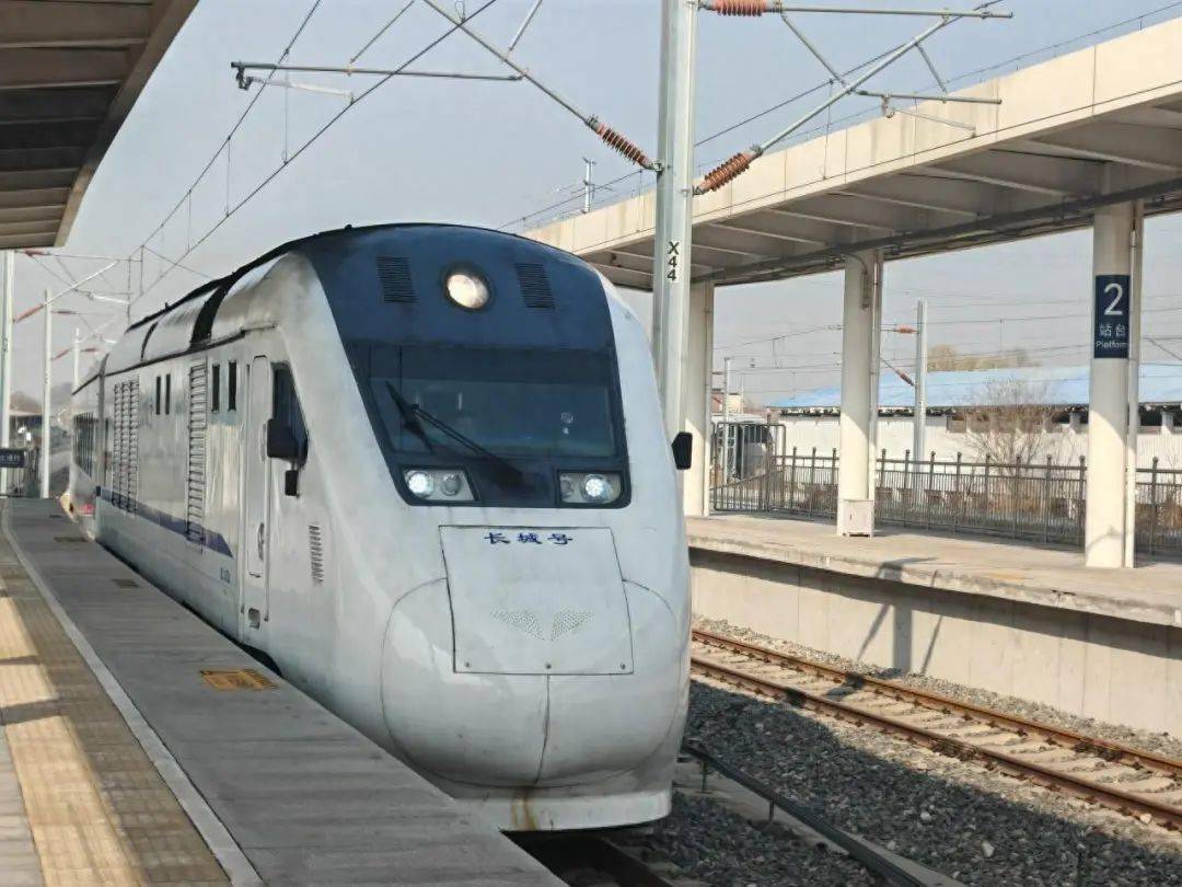 从3月15号到4月15号,s2线每天将开行7对列车.