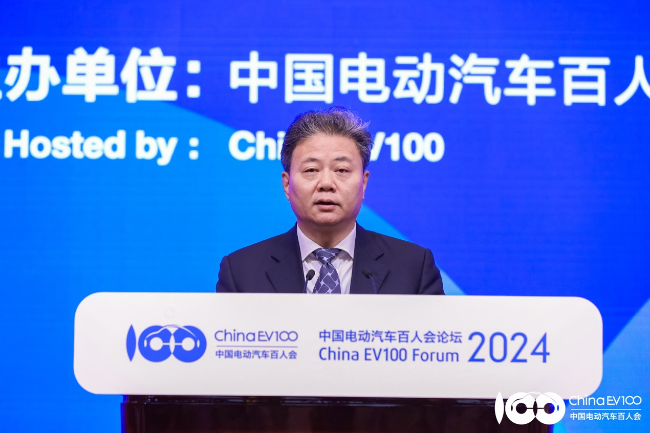 百人会现场|住建部副部长秦海翔:去年结合老旧小区改造增设停车位85万