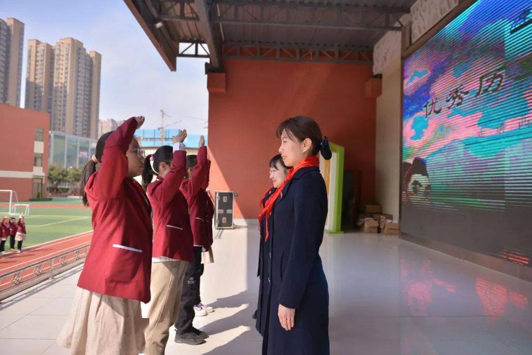 馆校主题教育活动联动浐灞龙湖小学