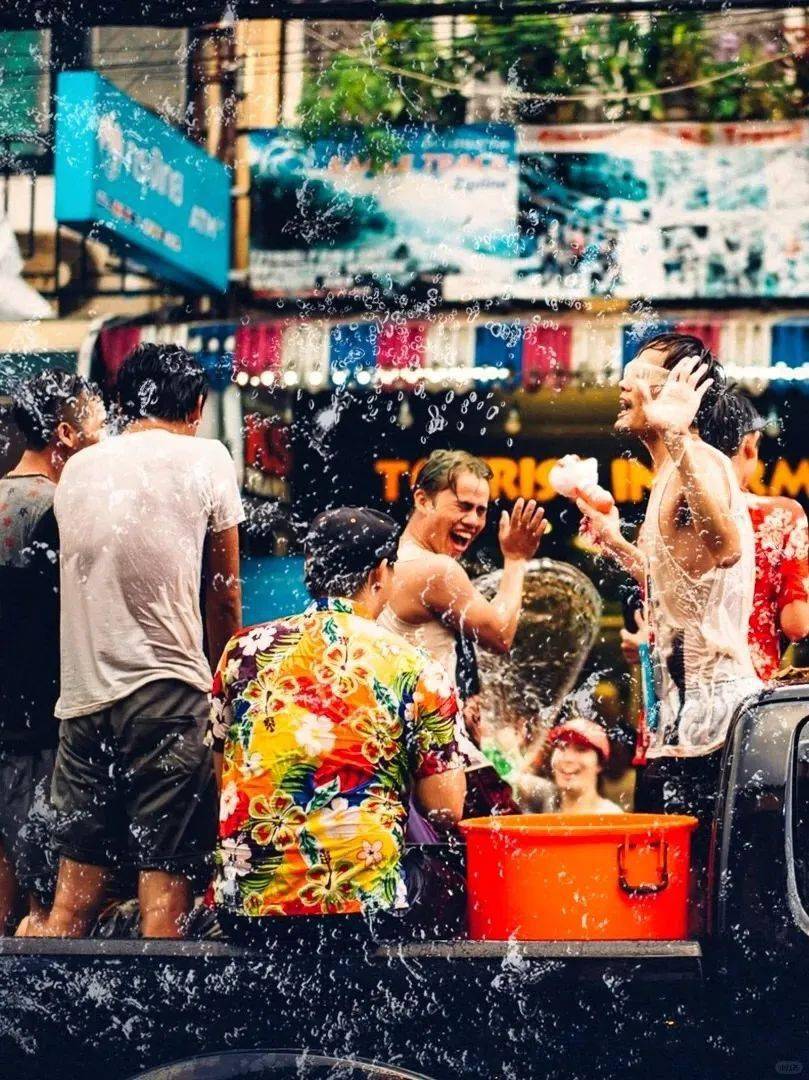 史上最长泼水节来啦21天湿身狂欢砸1亿你期待吗低至1699元人免签
