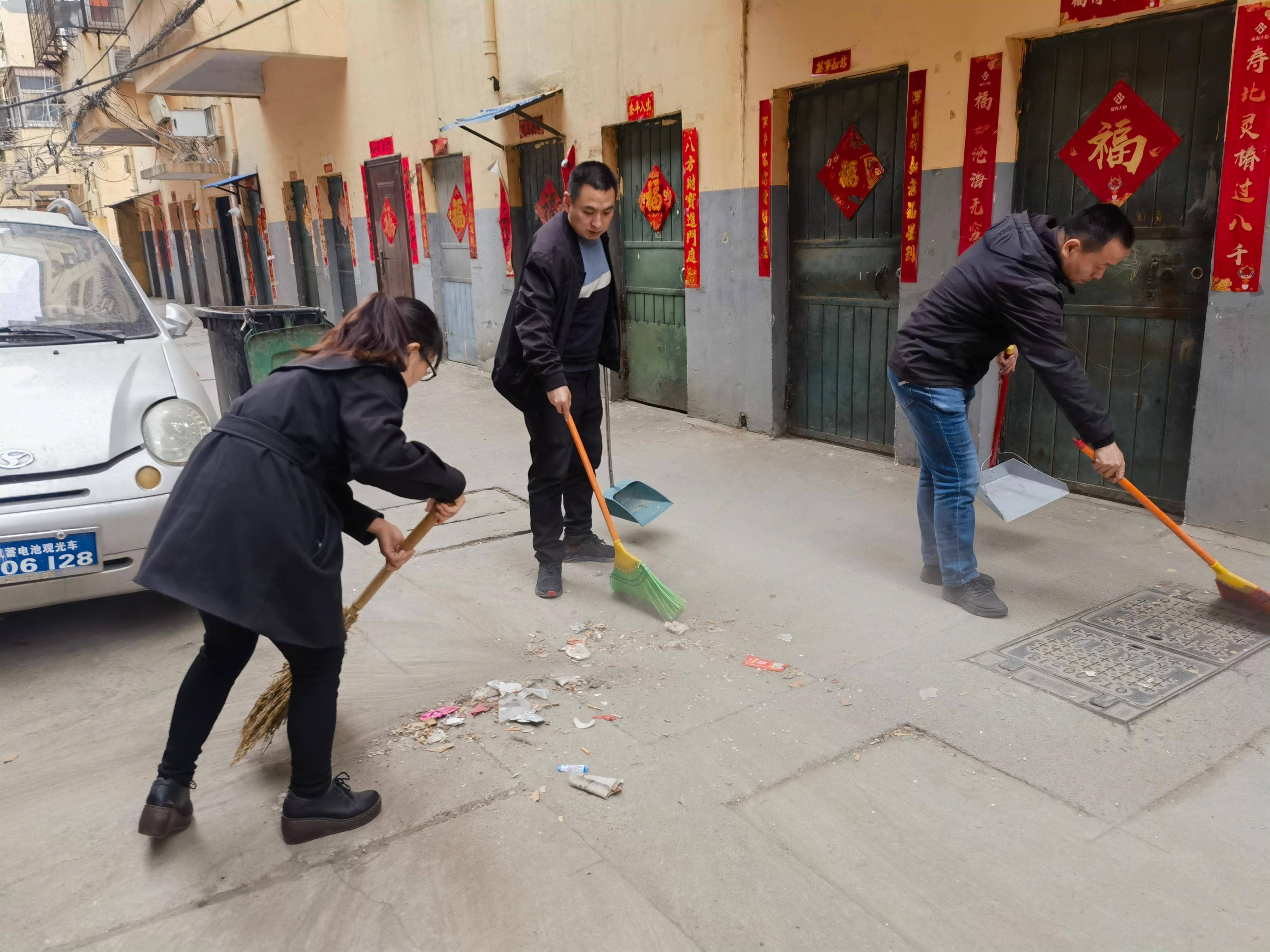 荥阳市京城路街道汜河路社区清洁家园在行动卫生环境再提升