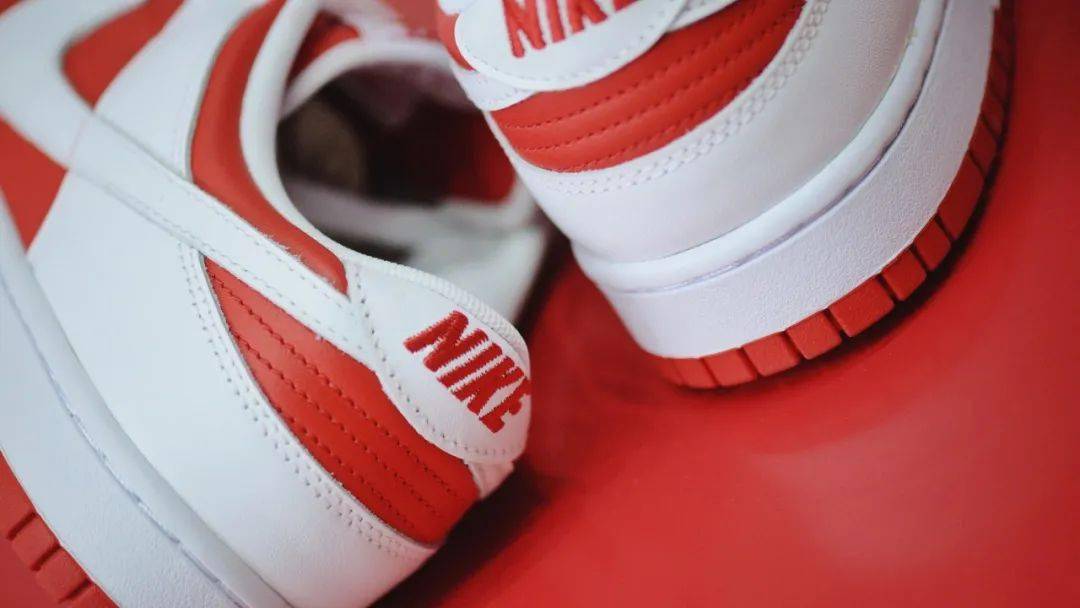 nikedunklowuniversityredsoar限量发售