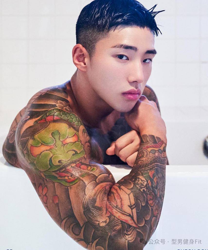 韩国纹身肌肉帅哥,太帅了!