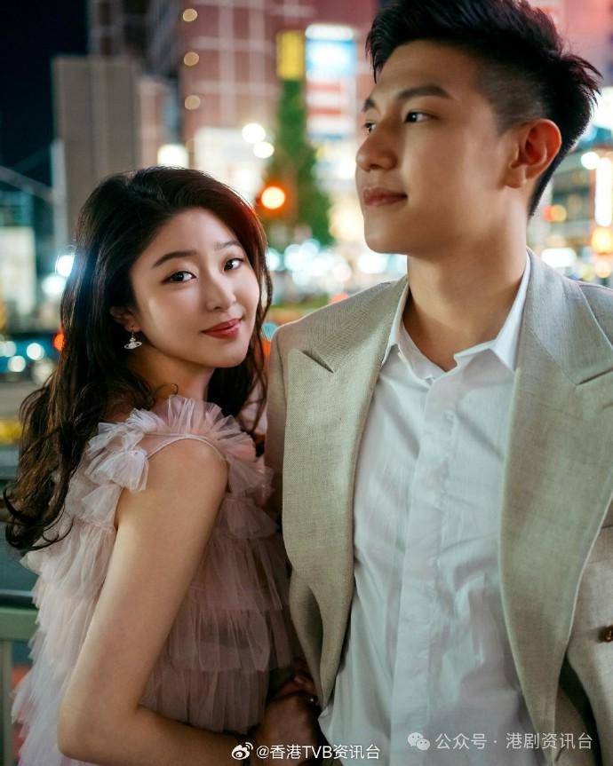 tvb老戏骨26岁爱女晒泳装新婚人妻丰满身材劲养眼