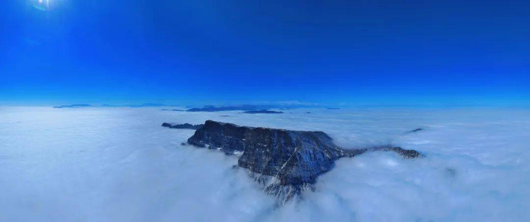 峨眉地质中国桌山天地之柱玄武岩