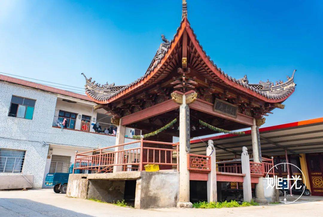 因为他余姚这间大庙香火鼎盛在旁边竟然还发现了