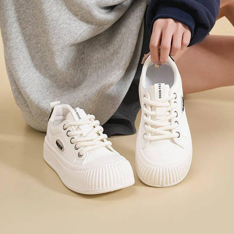 今年饼干鞋爆火出圈舒适减龄不撞款