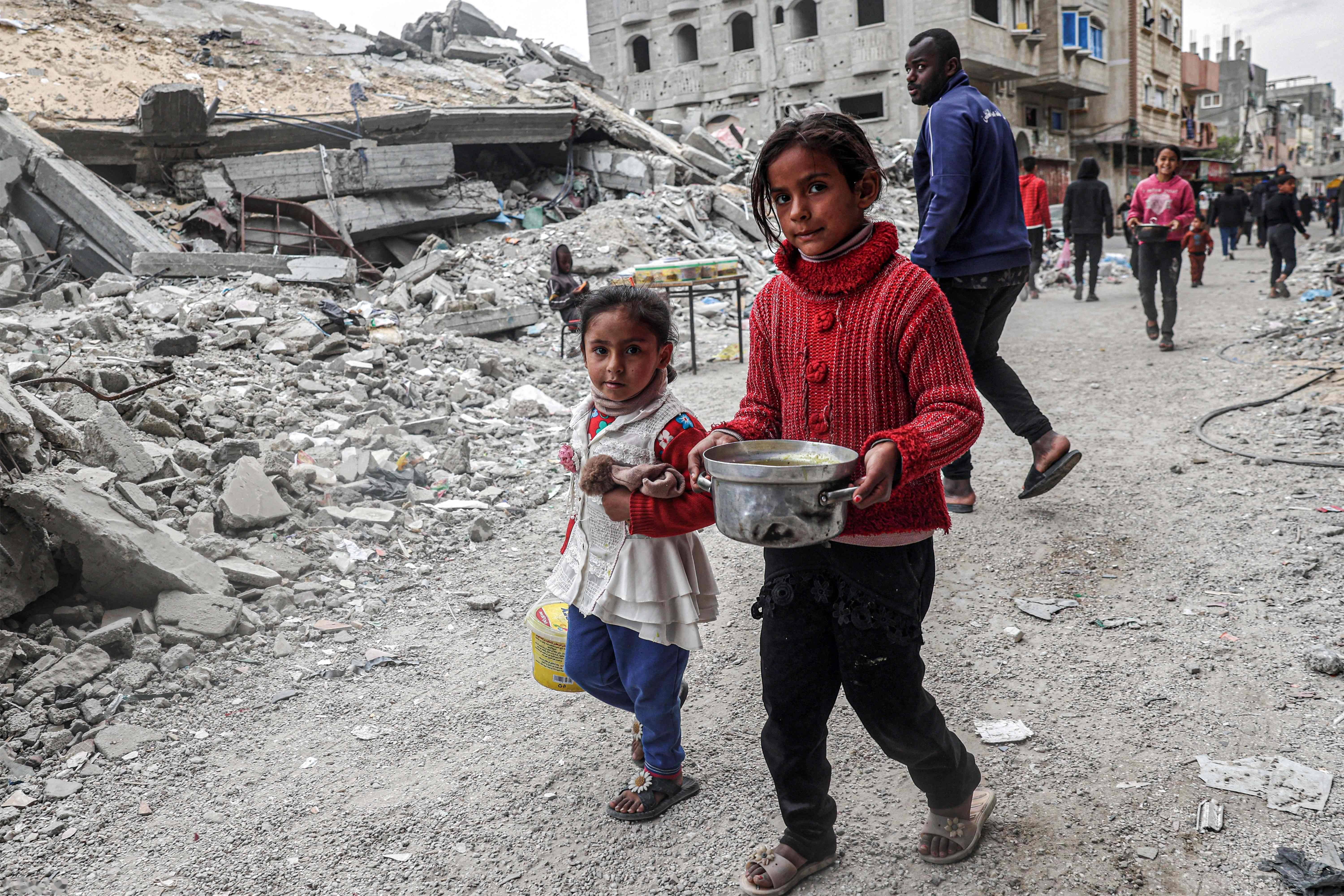 目前加沙北部三分之一的两岁以下儿童营养不良,饥荒迫在眉睫