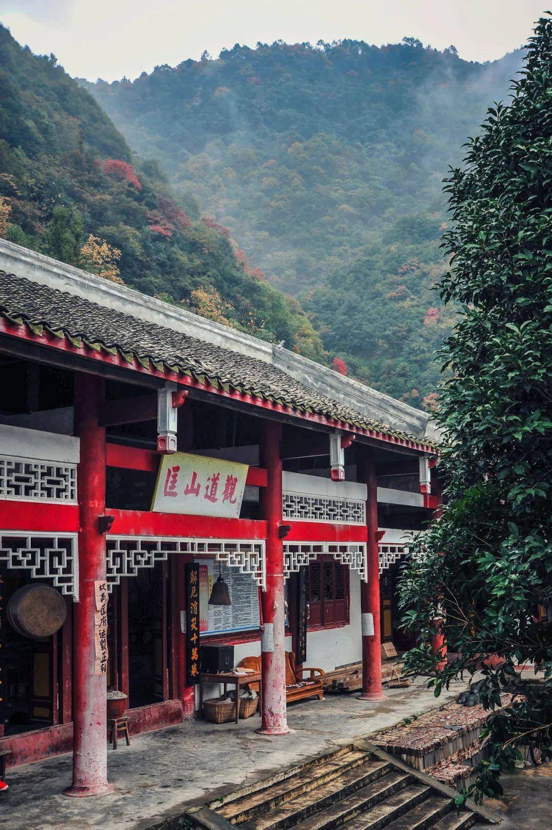 摄影/宋天喜作为道家文化的发祥地之一,深受道家文化浸染的江油,道观