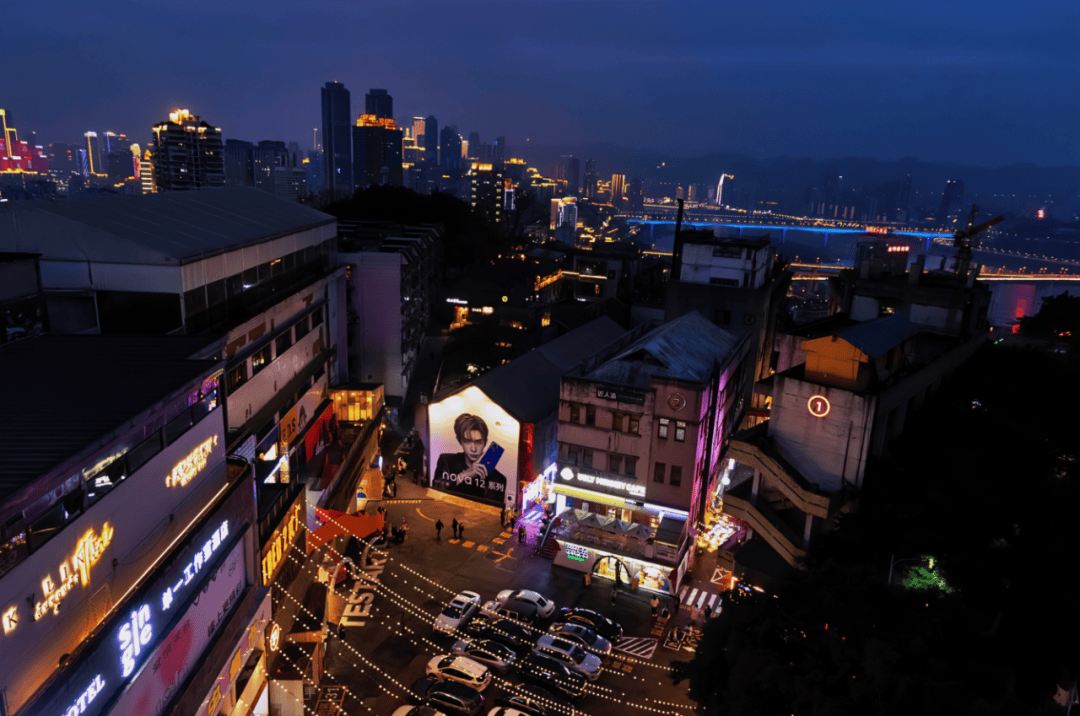 斑斓的渝中春日撒欢给你点颜色瞧瞧