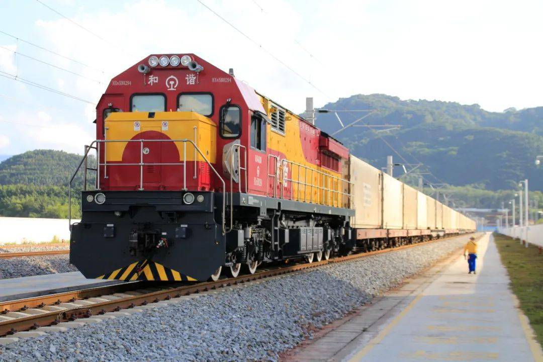中老铁路国际货物列车开行突破9000列_运输_合作_云南
