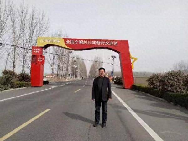 胶州市铺集镇王宝友担当奉献为全国文明村镇添光彩