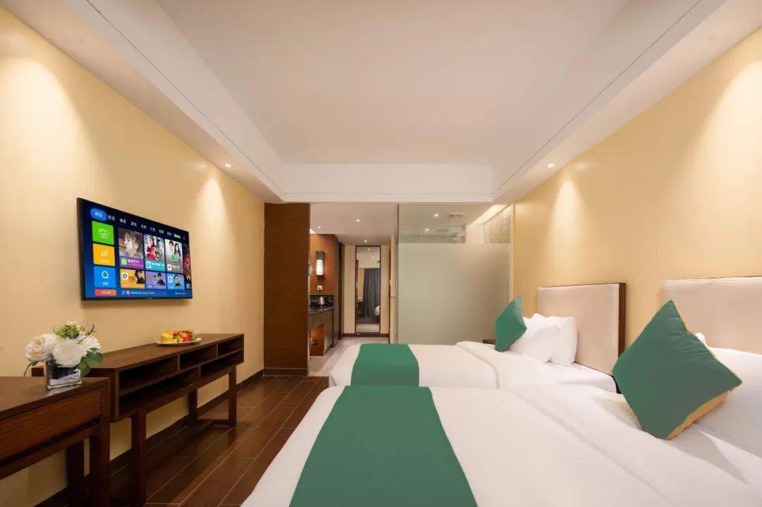 错峰去看海吃海鲜簸箕大盆菜住90海景房含双人早餐畅玩楼下沙滩踏浪