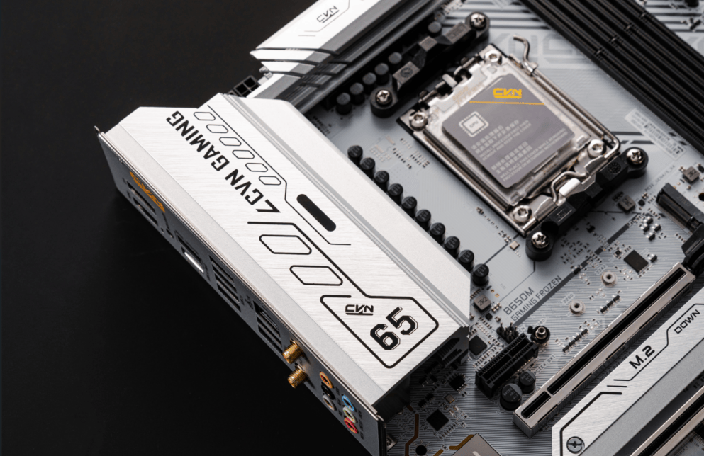 zen4锐龙的甜品座驾七彩虹cvnb650mgamingfrozenv14战列舰主板测评