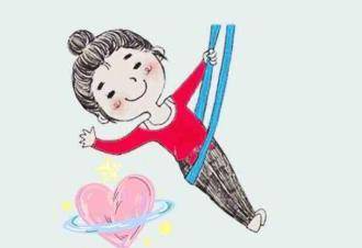 在空中瑜伽课程中,被告作为教练向原告展示了"上翻三周"这一具有一定