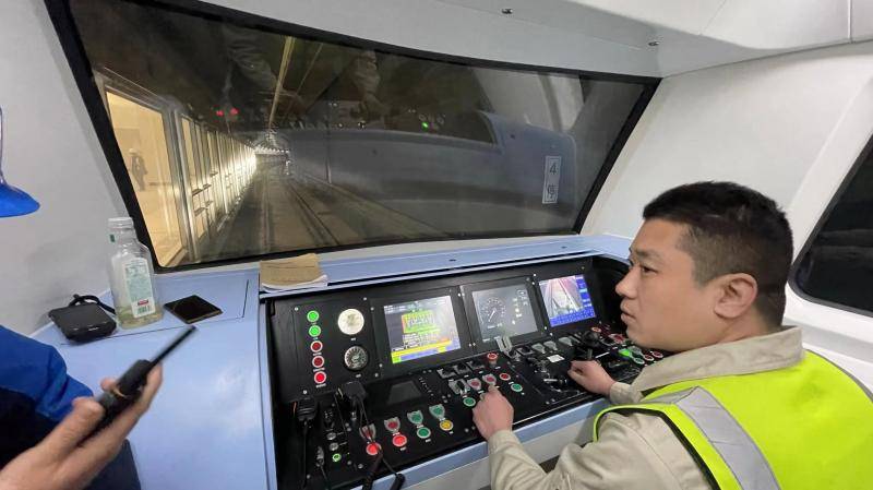 北京地铁12号线开始空载试运行